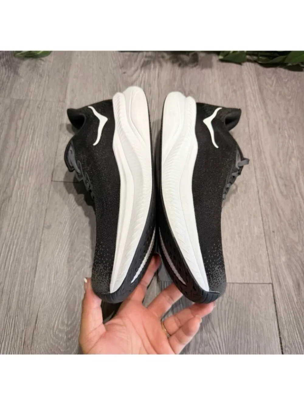 Hoka One One Mach 6 Women 9.5 B Shoes Black White Running Gym Sneaker